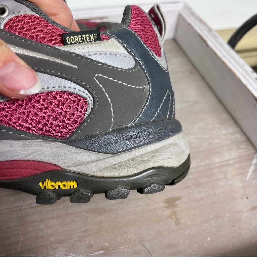 The North Face Kids' Pink and Gray Shoes - Picture 10 of 12